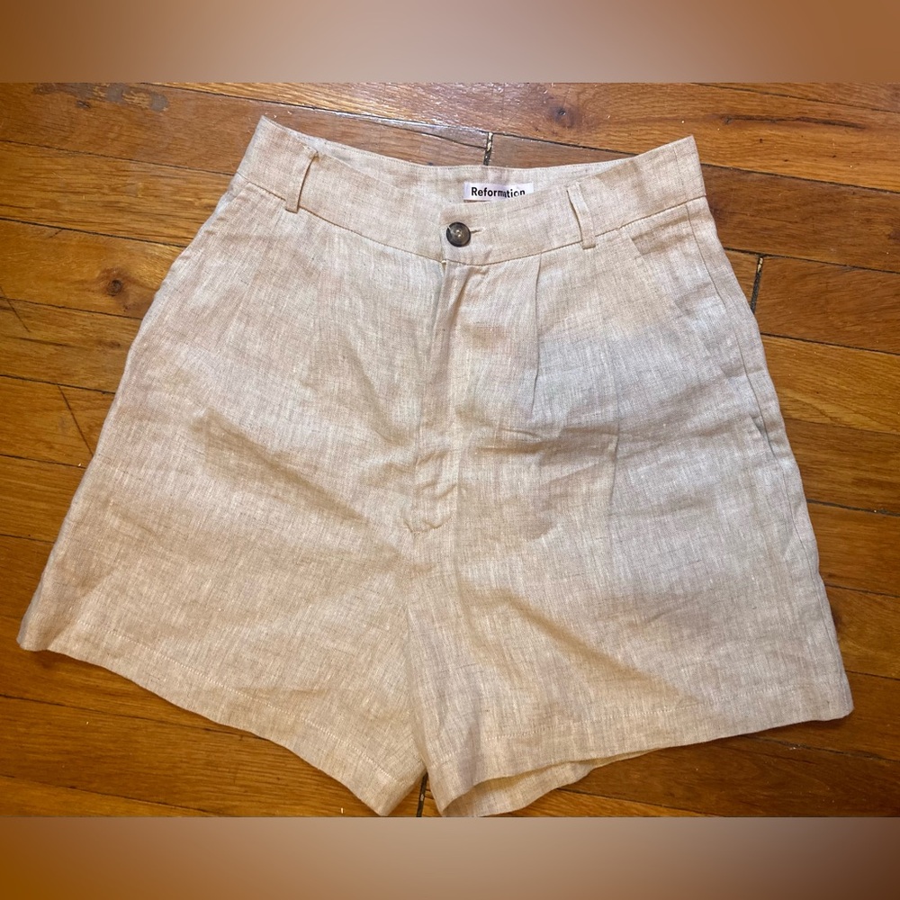 Reformation Pleated Linen Shorts, size 4